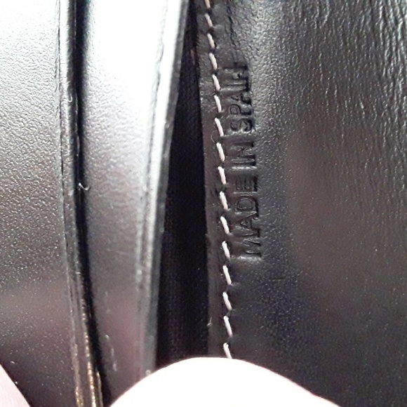 Auth GIVENCHY Compact Bi-Fold Wallet, Black/Gray - Picture 8 of 17